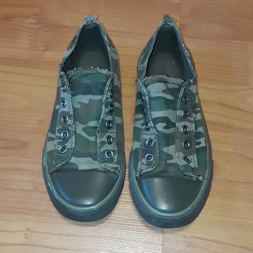 Old Navy Camo Camouflage Army Canvas No Tie Sneakers Size 1